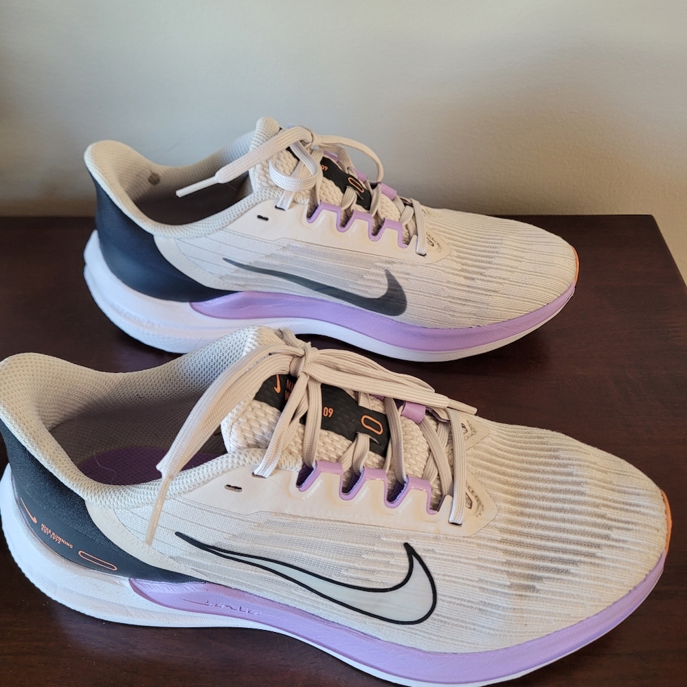 Women's Nike Winflo 9
